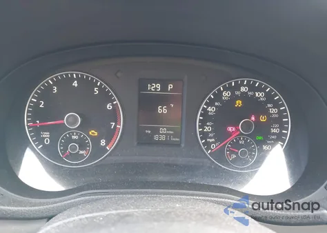 2015 Volkswagen Passat 1.8T Limited Edition z USA, uszkodzony, nr VIN 1VWAT7A38FC102809